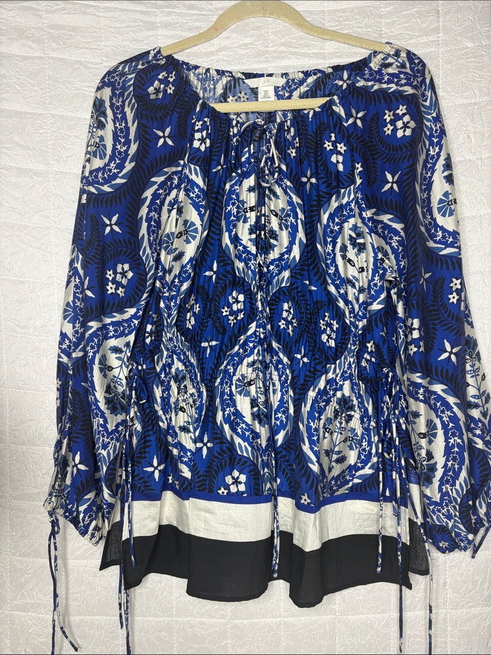 H&M Blue White Paisley Peasant Blouse Women’s Small Boho Tie Neck Long Sleeve